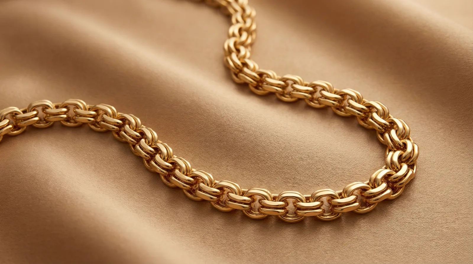 Gold chain necklace