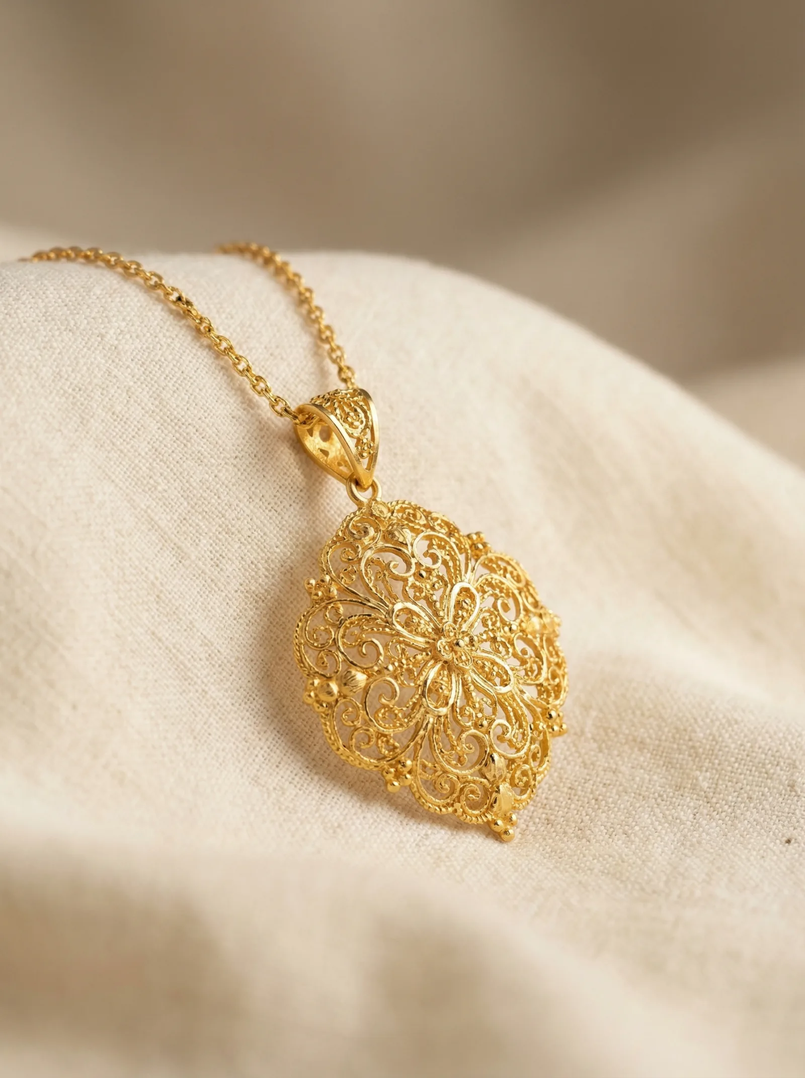 Delicate gold necklace